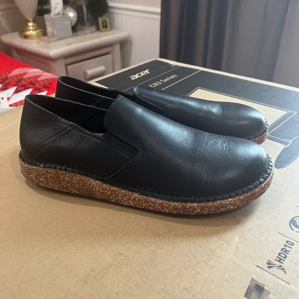 Genuine Leather Birkenstock Callan Shoes Size 11 Black